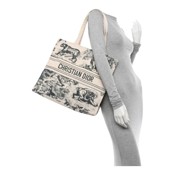 Dior Dioriviera Jute Novelty Tote with bottom board - Picture 9 of 14